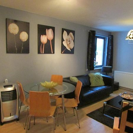 Cheltenham Luxury Apartments Kamer foto
