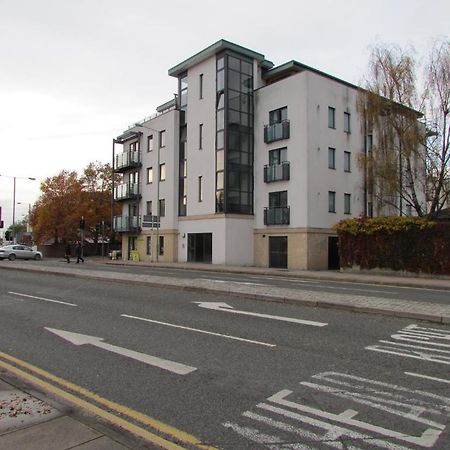 Cheltenham Luxury Apartments Kamer foto