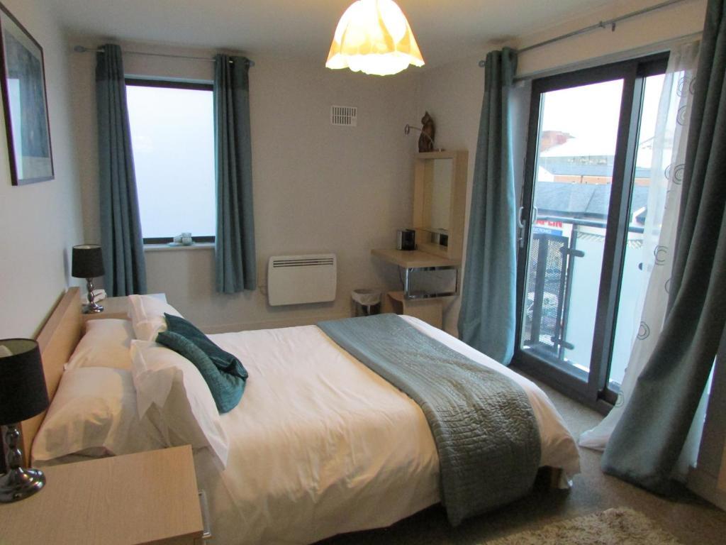 Cheltenham Luxury Apartments Kamer foto