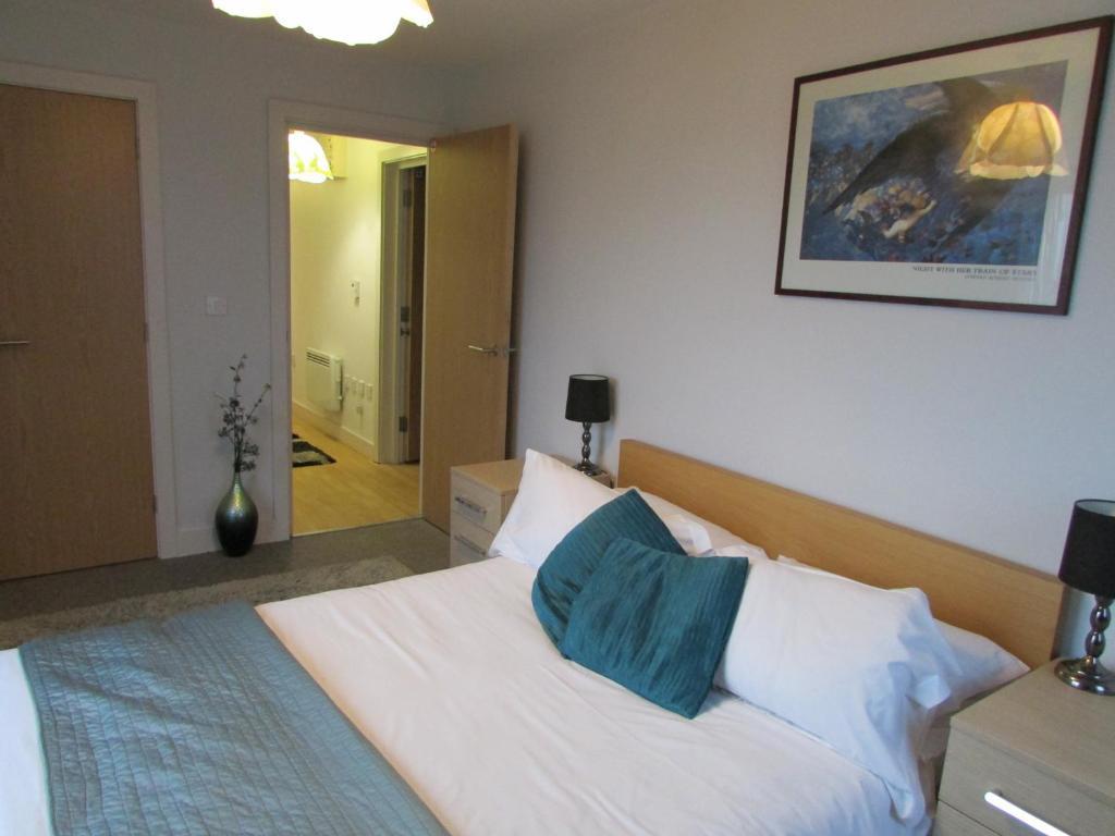 Cheltenham Luxury Apartments Kamer foto