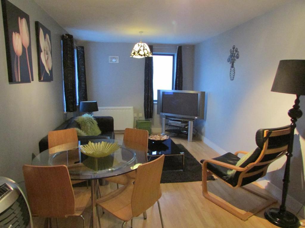 Cheltenham Luxury Apartments Kamer foto